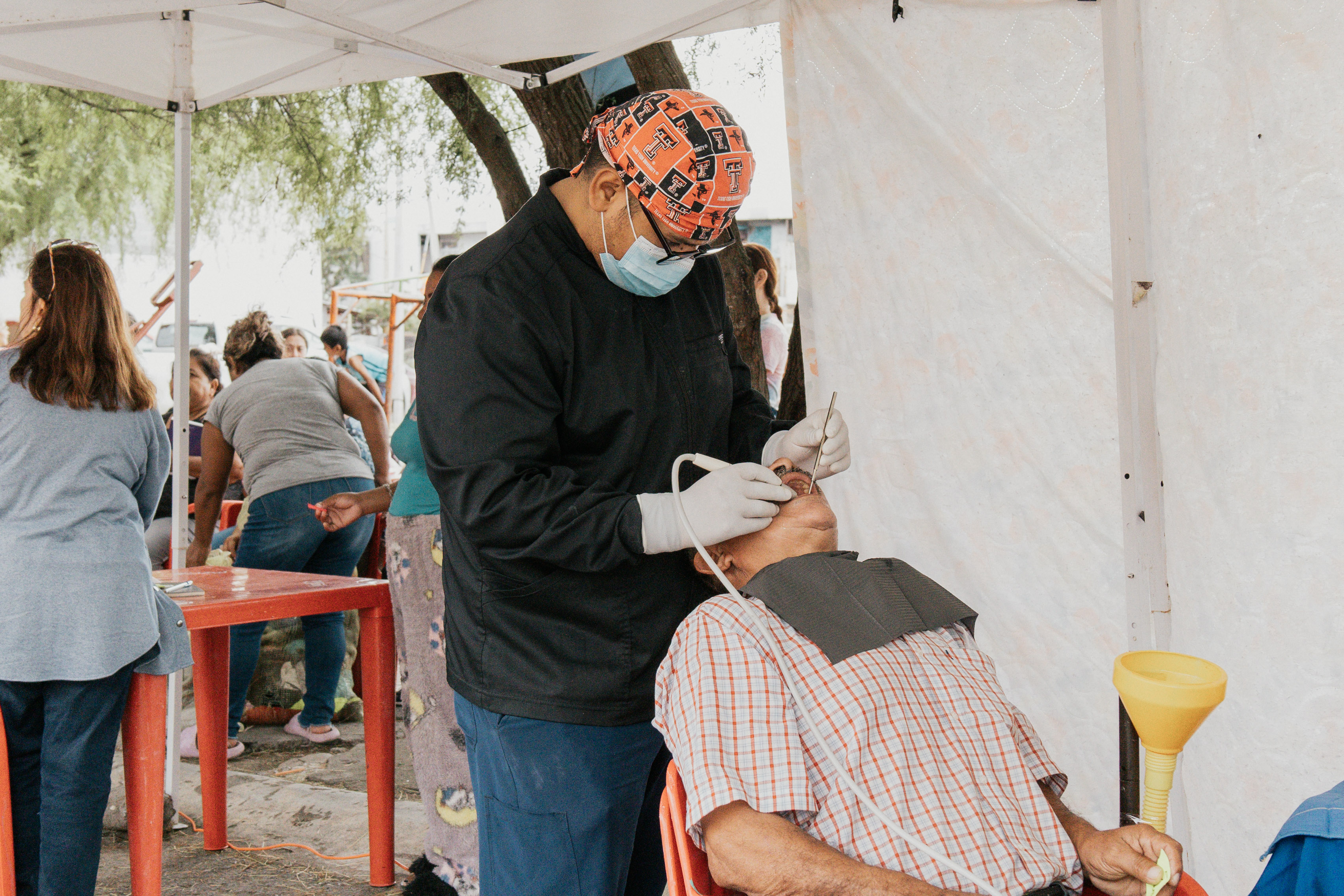 Niños participando en las actividades
